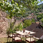 The Crown Panorama